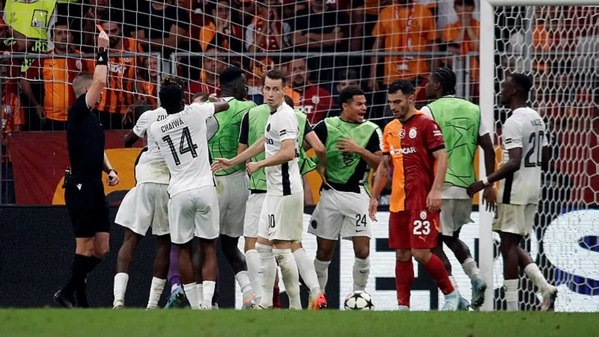 SON DAKİKA HABERLERİ: Young Boyslu futbolculardan çıldırtan hareket! RAMS Park karıştı: Hakemden skandal karar