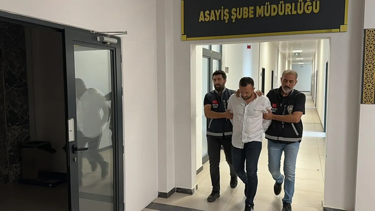 Kocaeli’de halk otobüsünün şoförü ve oğlu tartıştıkları yolcunun evini basıp öldürdü!