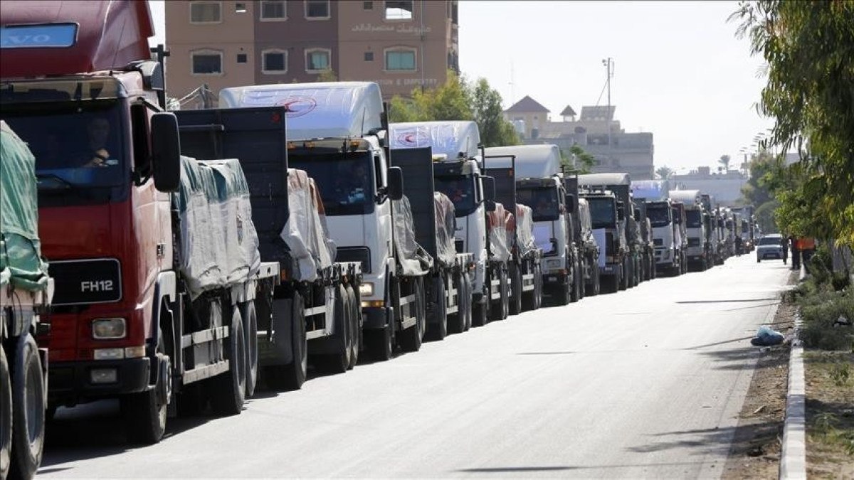 Ateşkesin ardından yardım tırları Gazze’ye giriyor