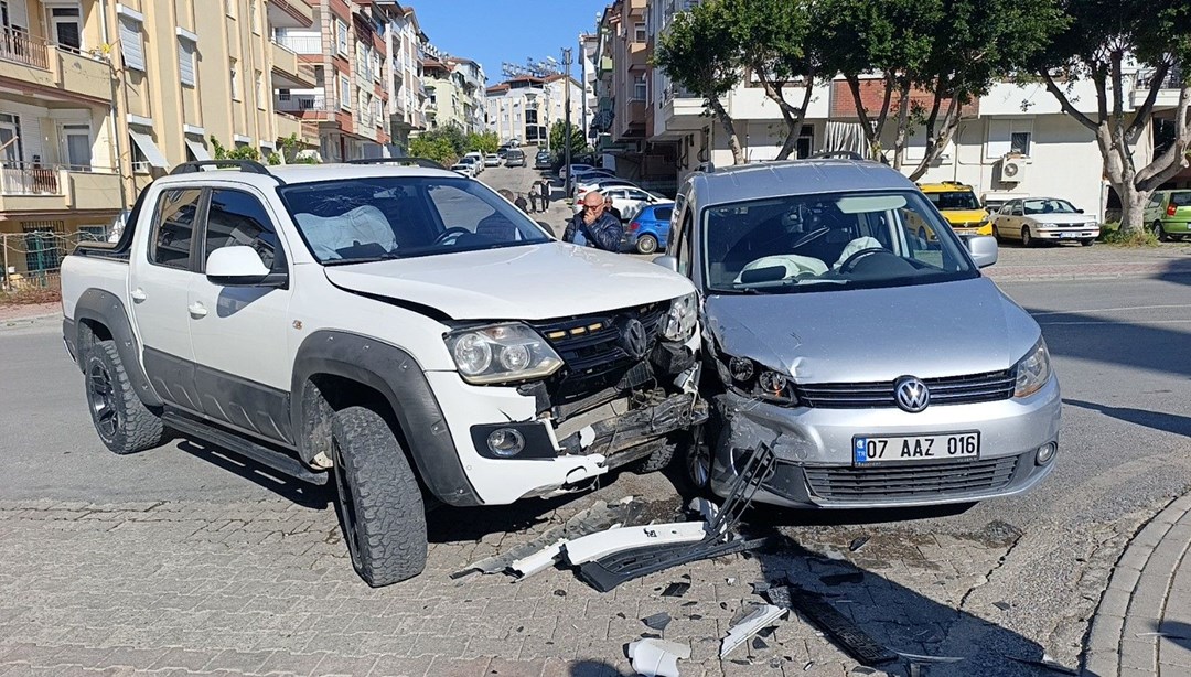Antalya’da kaza: 3 kişi yaralandı